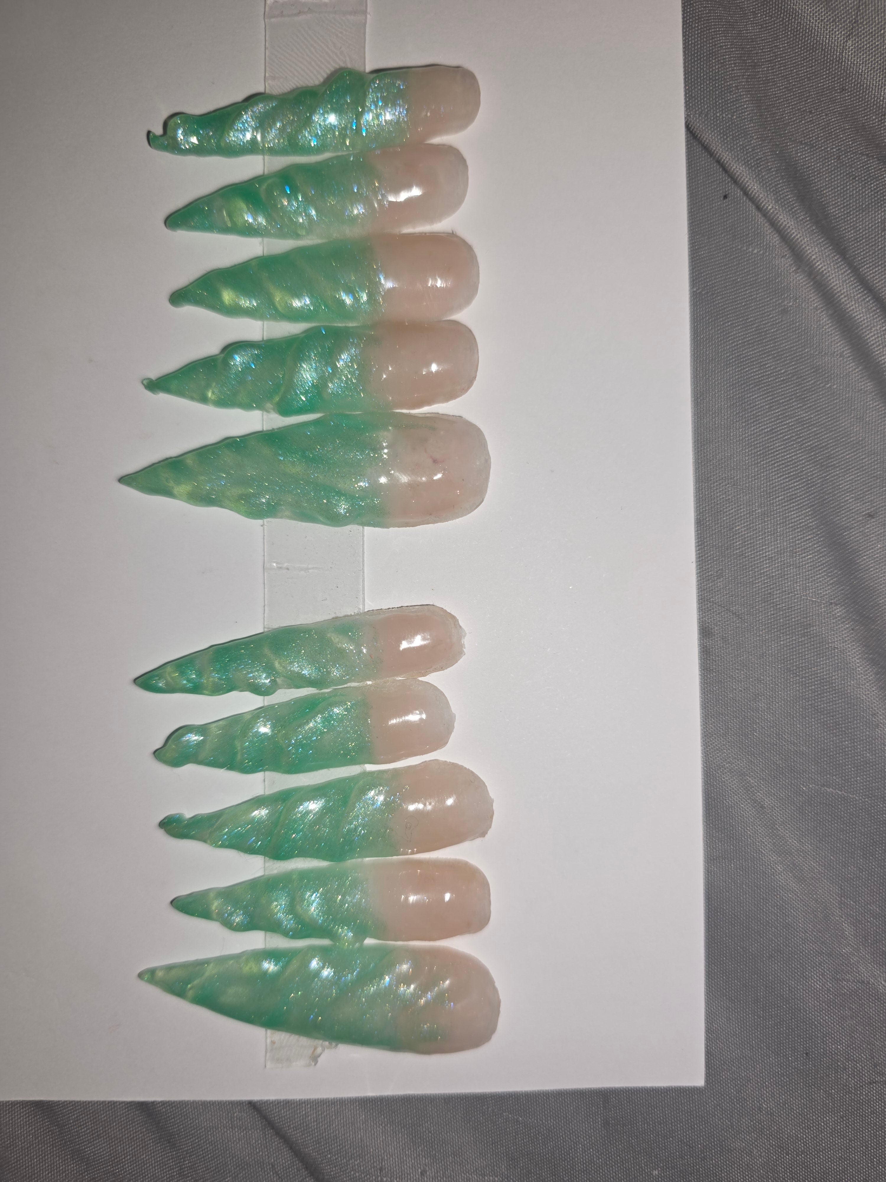 Green Tip Swirl Press on Nails Set of 10