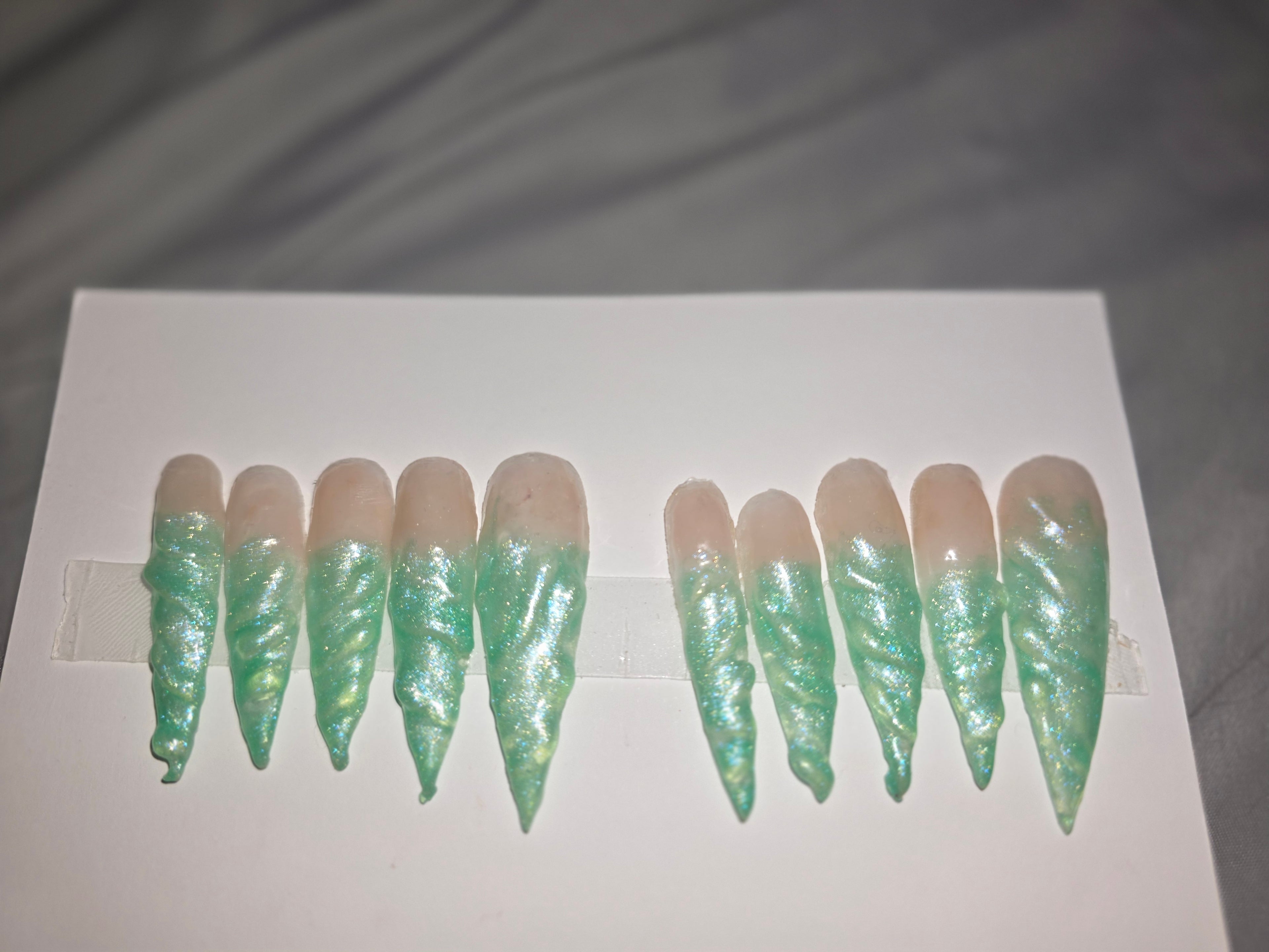 Green Tip Swirl Press on Nails Set of 10