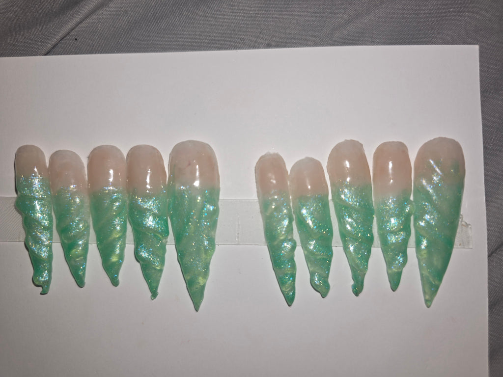 Green Tip Swirl Press on Nails Set of 10