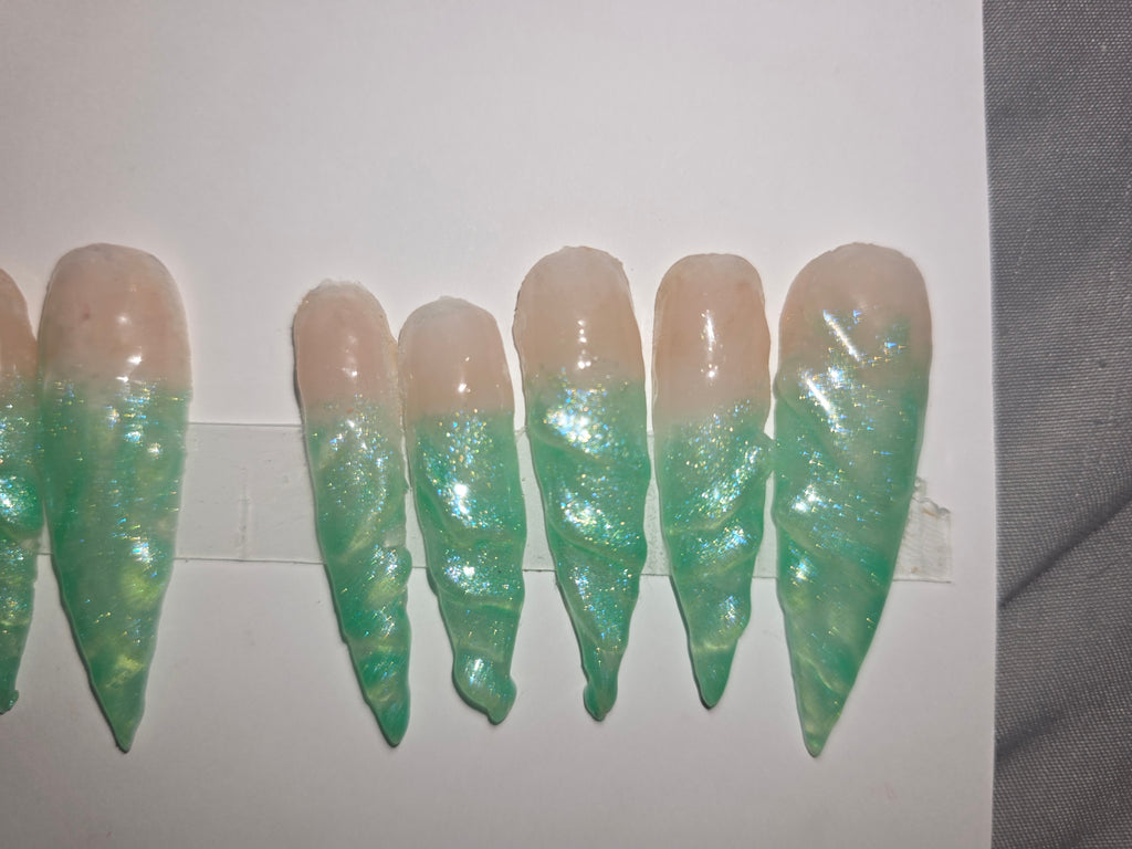 Green Tip Swirl Press on Nails Set of 10