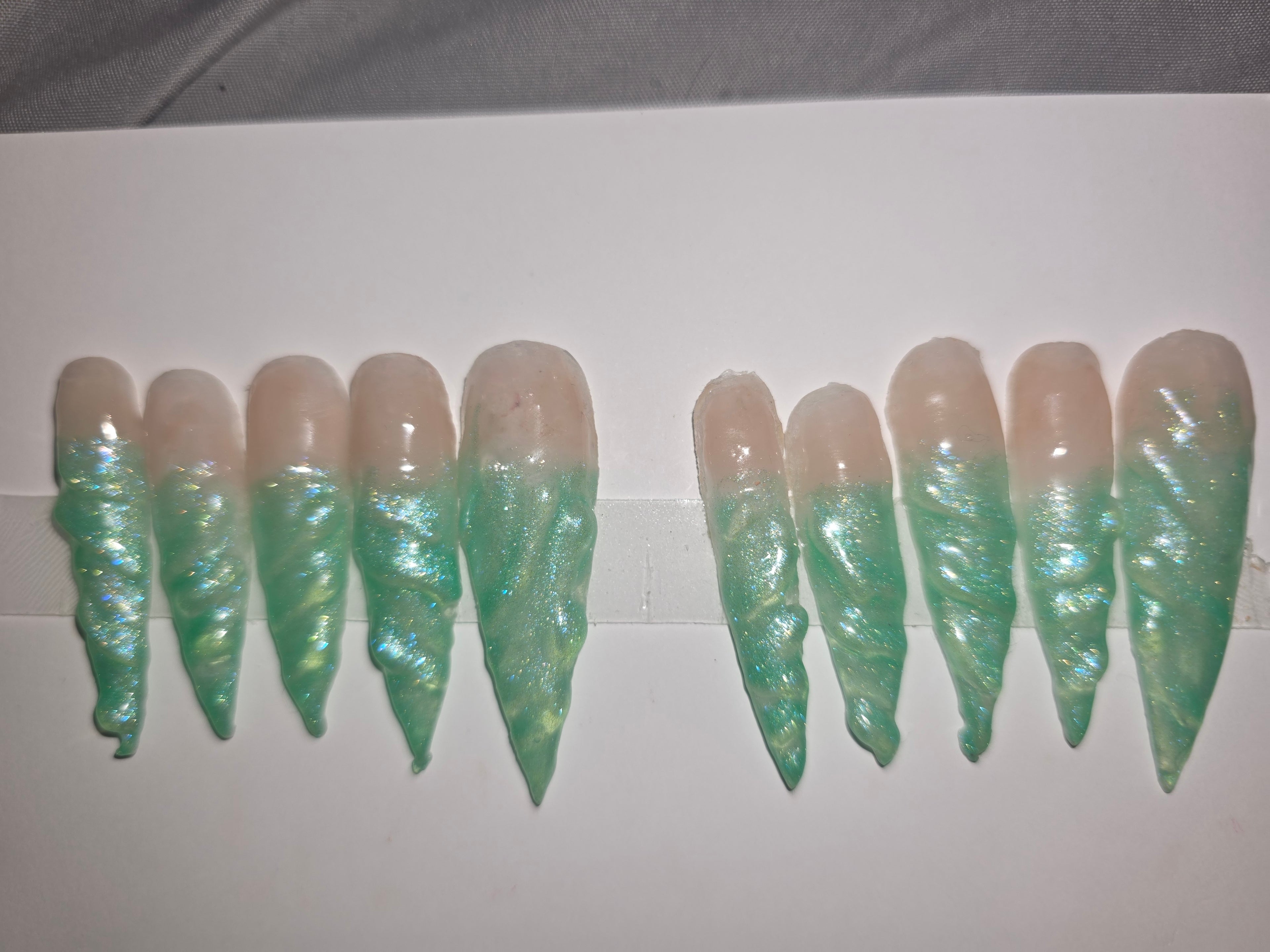 Green Tip Swirl Press on Nails Set of 10