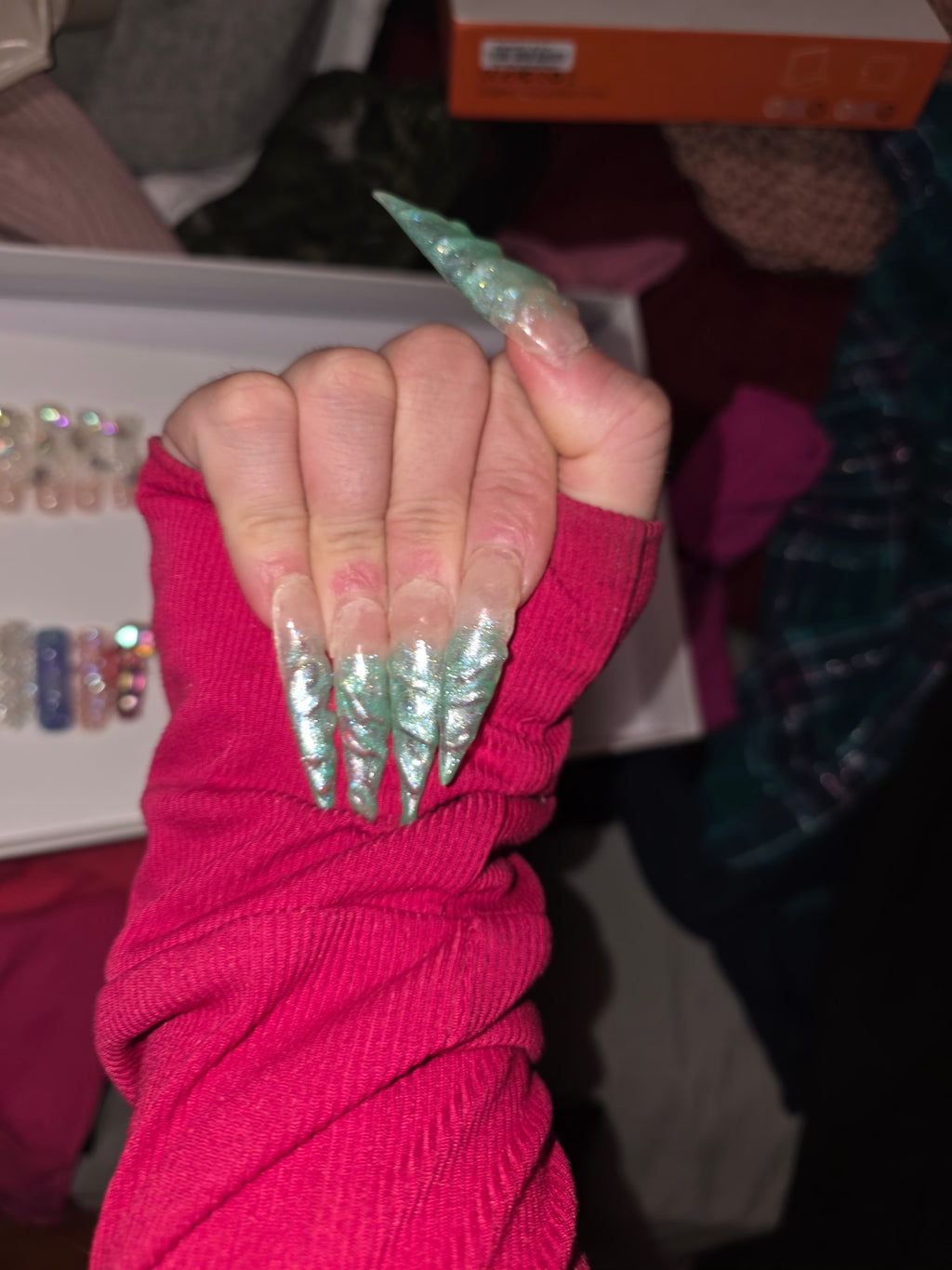 Green Tip Swirl Press on Nails Set of 10